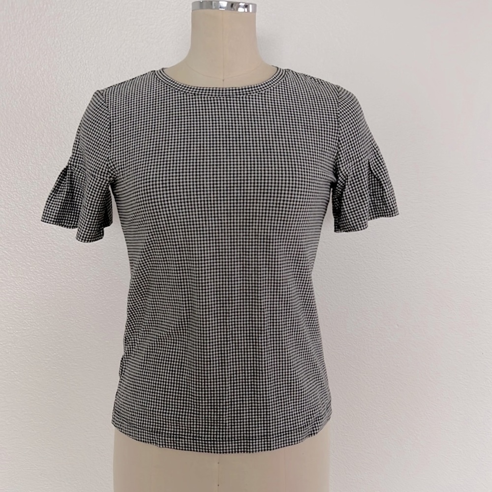 Cute sleeve flare checkered shirt